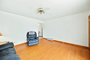 9627 Oak Park Ave, Oak Lawn, IL 60453 - Photo 4