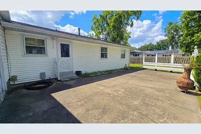 18 Bonanza Drive, Centralia, IL 62801 - Photo 6