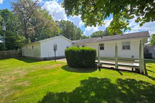 18 Bonanza Dr, Centralia, IL 62801 - Photo 8