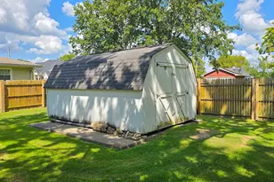 18 Bonanza Dr, Centralia, IL 62801 - Photo 10