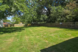 18 Bonanza Dr, Centralia, IL 62801 - Photo 12