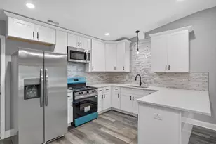 1713 222nd Pl, Sauk Village, IL 60411 - Photo 2