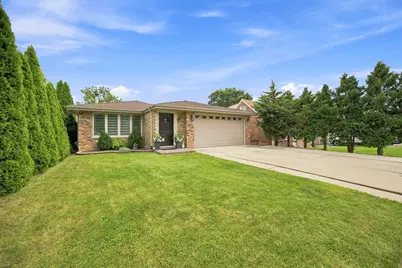 9307 S 81st Court, Hickory Hills, IL 60457 - Photo 2