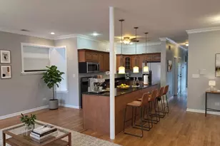 2363 E 70th St, Chicago, IL 60649 - Photo 4