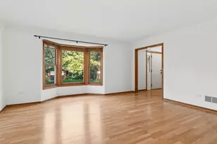 3123 Scenicwood Ln, Woodridge, IL 60517 - Photo 6