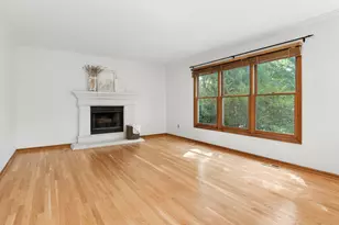 3123 Scenicwood Ln, Woodridge, IL 60517 - Photo 8