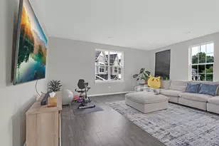 16W674 Hawthorne Ct, Willowbrook, IL 60527 - Photo 12