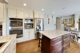 3331 Maple Leaf Dr, Glenview, IL 60026 - Photo 14