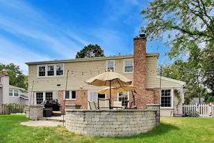 3331 Maple Leaf Dr, Glenview, IL 60026 - Photo 44