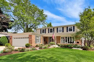 3331 Maple Leaf Dr, Glenview, IL 60026 - Photo 2