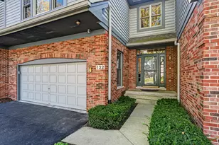 132 Northgate Pl, Burr Ridge, IL 60527 - Photo 2