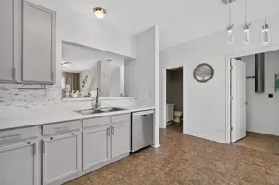 2440 Oakfield Ct, Aurora, IL 60503 - Photo 20