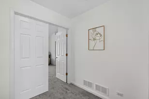 2440 Oakfield Ct, Aurora, IL 60503 - Photo 34