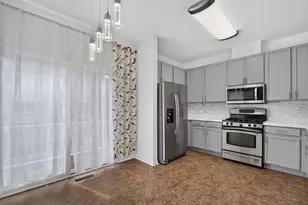 2440 Oakfield Ct, Aurora, IL 60503 - Photo 18