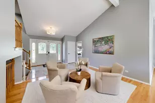 1939 Clover Rd, Northbrook, IL 60062 - Photo 6