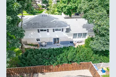 1939 Clover Road, Northbrook, IL 60062 - Photo 2