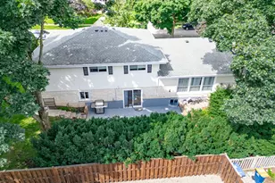 1939 Clover Rd, Northbrook, IL 60062 - Photo 2