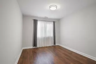 725 W Huntington Commons Rd, Mount Prospect, IL 60056 - Photo 14