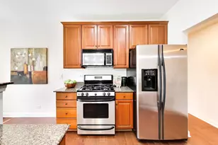 899 Bromley Pl, Northbrook, IL 60062 - Photo 8