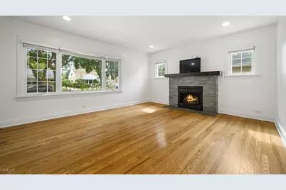 [Address not provided], Skokie, IL 60076 - Photo 4