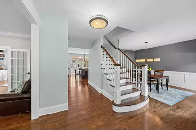 877 Sheehan Avenue, Glen Ellyn, IL 60137 - Photo 2