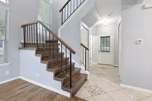 1175 Regency Dr, Schaumburg, IL 60193 - Photo 8
