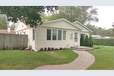 746 S Merle Lane, Wheeling, IL 60090 - Photo 1