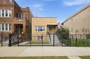 906 N Monticello Ave, Chicago, IL 60651 - Photo 2