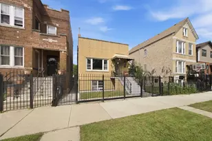 906 N Monticello Ave, Chicago, IL 60651 - Photo 4