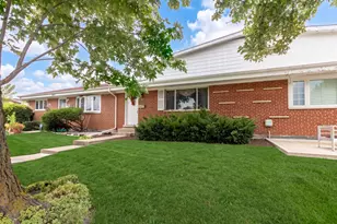 9025 Sherry Ln, Des Plaines, IL 60016 - Photo 1