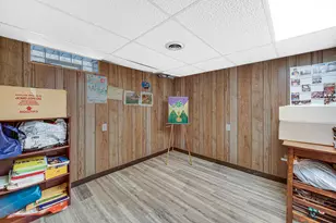 8644 Laramie Ave, Skokie, IL 60077 - Photo 16