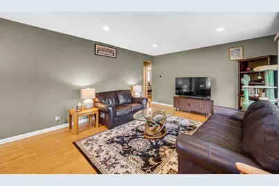 8644 Laramie Avenue, Skokie, IL 60077 - Photo 4