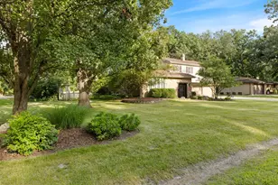 22353 S Knyghtwood Dr, Joliet, IL 60404 - Photo 2