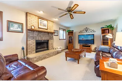 20140 Dolphin Avenue, Lynwood, IL 60411 - Photo 8