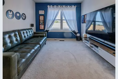 3930 Newport Way, Arlington Heights, IL 60004 - Photo 10