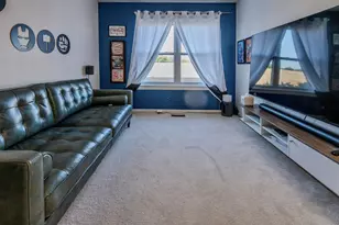 3930 Newport Way, Arlington Heights, IL 60004 - Photo 10