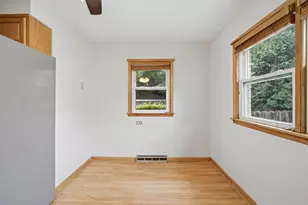 531 Cambridge Rd, Des Plaines, IL 60016 - Photo 16