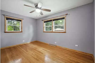 531 Cambridge Road, Des Plaines, IL 60016 - Photo 18