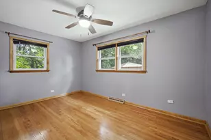 531 Cambridge Rd, Des Plaines, IL 60016 - Photo 18