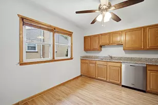 531 Cambridge Rd, Des Plaines, IL 60016 - Photo 14