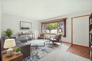 531 Cambridge Rd, Des Plaines, IL 60016 - Photo 8