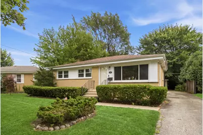 531 Cambridge Road, Des Plaines, IL 60016 - Photo 2