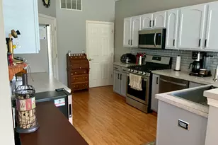 16341 Carver Lake Ct, Crest Hill, IL 60403 - Photo 4
