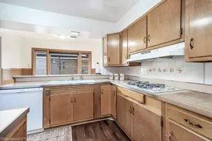 6400 N Knox Ave, Lincolnwood, IL 60712 - Photo 14