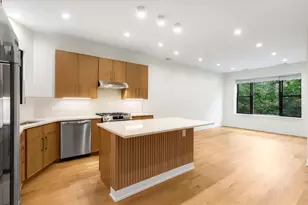 1246 W Bryn Mawr Ave, Chicago, IL 60660 - Photo 2