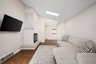 842 S Euclid Ave, Villa Park, IL 60181 - Photo 4