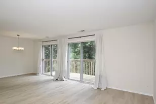860 Chasefield Ln, Crystal Lake, IL 60014 - Photo 6