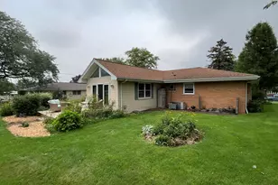 16430 Leslie Ann Dr, Tinley Park, IL 60477 - Photo 2