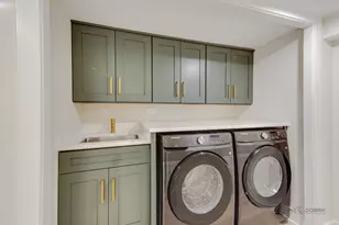 5748 W Eastwood Ave, Chicago, IL 60630 - Photo 40