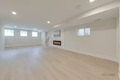 5748 W Eastwood Avenue, Chicago, IL 60630 - Photo 36